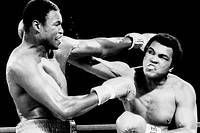 L'affrontement organise a Las Vegas, le 2 octobre 1980, est le debut de la fin pour Mohamed Ali, meconnaissable sur le ring.
