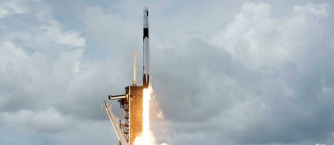 Plusieurs debris appartenant a une capsule SpaceX ont ete retrouves, dont un de 3 metres de haut. 
