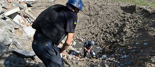 Ukraine: explosions dans un depot de munitions en Crimee, trois pays europeens prives de petrole russe