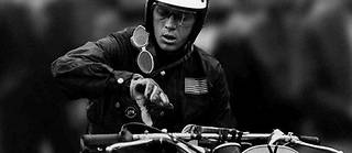 1964 Steve pendant les ISDT 1964 à Erfurt en Allemagne de l'EST membre de l'équipe Americaine de moto Enduro
