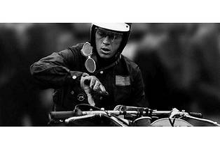 1964 Steve pendant les ISDT 1964 a Erfurt en Allemagne de l&#039;EST membre de l&#039;equipe Americaine de moto Enduro
