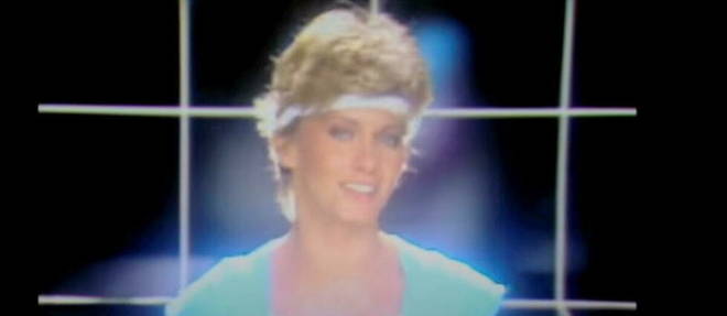 Olivia Newton-John dans le video clip officiel de << Physical >>, en 1981.
