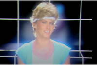 Olivia Newton-John dans le video clip officiel de << Physical >>, en 1981.
