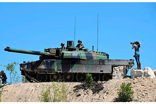 La France utilise dans son arsenal militaire des véhicules blindés de type char Leclerc.
