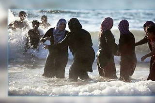 Tous les mardis matin, l'Eden plage d'Alger est réservée aux femmes.

