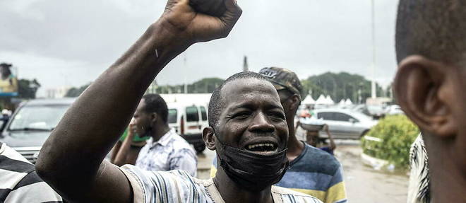 Plus que jamais, la transition guineenne est en souffrance. La junte et le personnel politique ne semblent pas en mesure de s'accorder sur son chemin et ses priorites.  Dernier episode : la dissolution du FNDC,  la coalition de partis, syndicats et organisations de la societe civile.
