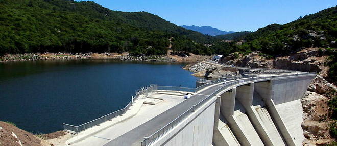 En Corse, EDF dispose de quatre barrages hydroelectriques, dont celui de Rizzanese.  
