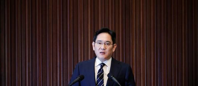 Coree du Sud: le patron de Samsung gracie pour "aider l'economie"