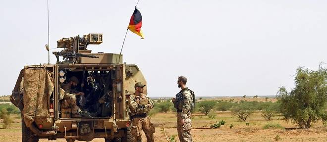 Mali: l'Allemagne suspend ses operations militaires apres un nouveau refus de survol (ministere)