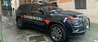 Le suspect avait passé plus de huit heures enseveli avant d'être secouru par les carabiniers.
