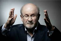 Salman Rushdie, auteur britannique, a ete attaque au couteau dans l'Etat de New-York vendredi.
