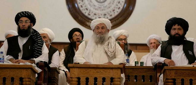Le taliban Mohammad Hassan Akhund, au centre, est le Premier ministre afghan depuis le retour de son mouvement au pouvoir.
