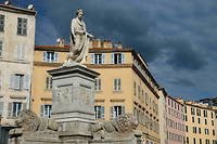 Statue de Napoleon a Ajaccio.

