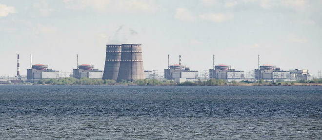 La centrale nucleaire de Zaporijia en Ukraine, occupee par les Russes.  
