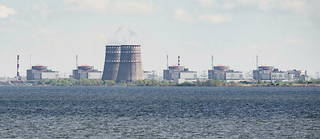 La centrale nucléaire de Zaporijia en Ukraine, occupée par les Russes.  

