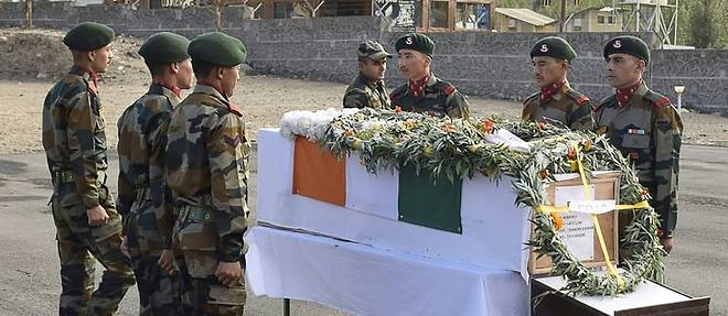 Le corps d'un soldat indien retrouve 38 ans apres sa disparition dans l'Himalaya