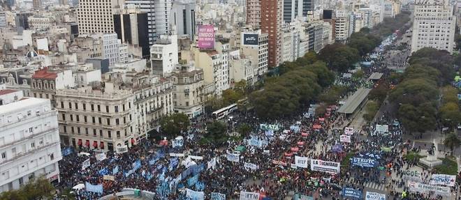 A Buenos Aires, la protestation s'etend contre le cout de la vie