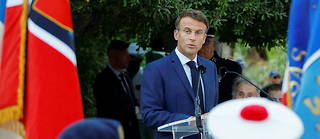 Le président français dénonce ce vendredi « l’attaque brutale » de la Russie en Ukraine.
