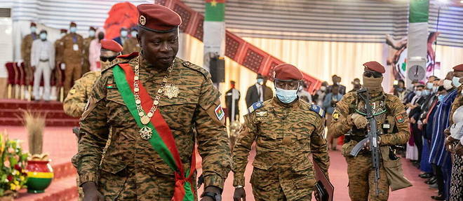 Le chef de la junte militaire au pouvoir au Burkina Faso, Paul-Henri Sandaogo Damiba, continue d'appeler a la cohesion sociale face au defi securitaire.
