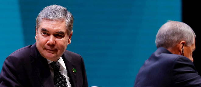 L'ancien president du Turkmenistan, Gourbangouly Berdymoukhammedov, a cede le pouvoir a son fils Serdar.
