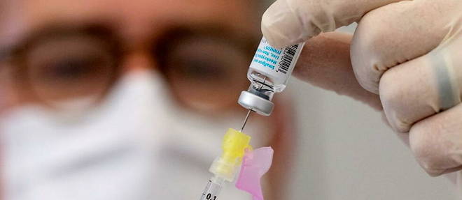 L'hopital Saint-Antoine, a Paris, parvient a vacciner 500 personnes par semaine.
