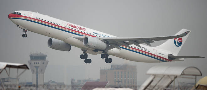 Take-off of a China Eastern Airlines plane in Shanghai.