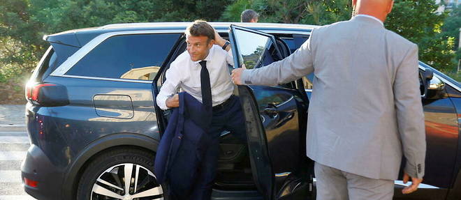 Emmanuel Macron, a Bormes-Les-Mimosas, le 19 aout 2022, lors de son arrivee a la ceremonie marquant le 78e anniversaire du debarquement allie en Provence, pendant la Seconde Guerre mondiale. 
