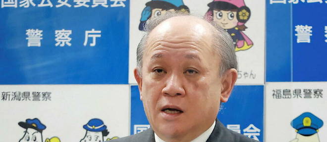 Itaru Nakamura a annonce sa demission en conference de presse, a Tokyo, le 25 aout.
