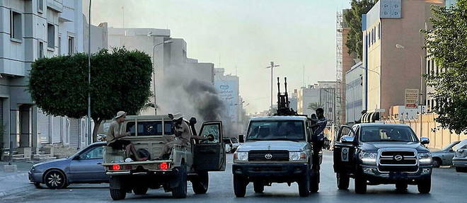 Les affrontements entre milices concurrentes ont eclate dans plusieurs quartiers de Tripoli (ouest) ou des rafales de tirs et des bombardements ont retenti toute la nuit et dans la journee de samedi, 27 aout.
