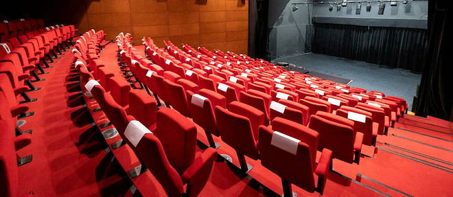 Les salles de theatre ont ete durement touchees par la crise sanitaire, depuis 2020.
