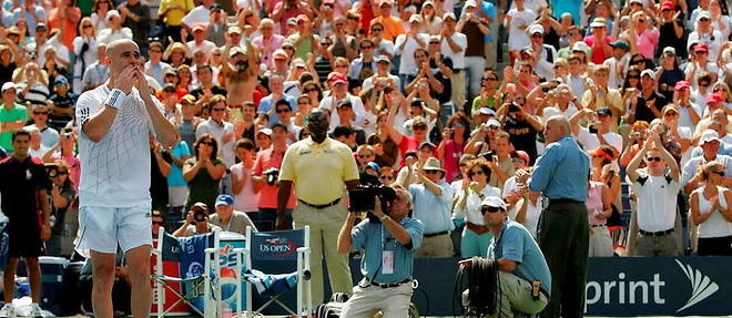Avant de raccrocher la raquette, Andre Agassi offre au public americain des adieux memorables en septembre 2006.
