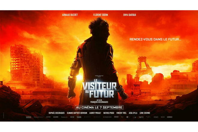 L'affiche du<em> Visiteur du futur</em> : ambiance apocalypse et blockbuster américain.
 ©  KMBO