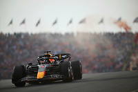 Max Verstappen a notamment su profiter de l'intervention de la voiture de sécurité pour l'emporter devant son public sur le circuit de Zandvoort.
