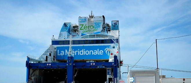 L'armateur La Meridionale a devoile lundi son ferry << zero particule >>, qui reliera Marseille a la Corse, et qui est presente comme une premiere mondiale.
