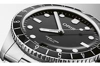 La nouvelle montre Oris Divers Sixty-Five 12H Calibre 400 réunit les atouts d’un style vintage et d’un mécanisme de pointe offrant une réserve de marche de 5 jours.
