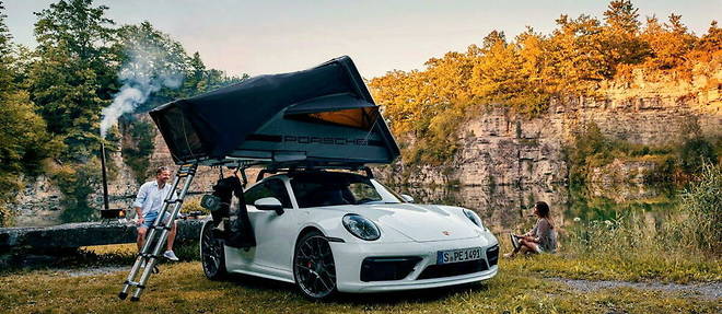 La 911 se devergonde pour passer les bornes de la vieille Europe mais cette tente de toit pourra aussi etre montee sur les berlines et SUV de la marque.
