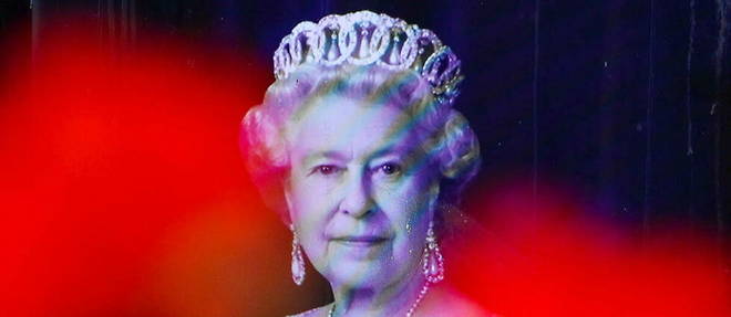 Elizabeth II etait officiellement << gouverneur supreme >> de l'Eglise d'Angleterre.
