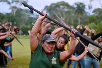 Les gardes indig&egrave;nes d'Equateur, protecteurs de la for&ecirc;t amazonienne