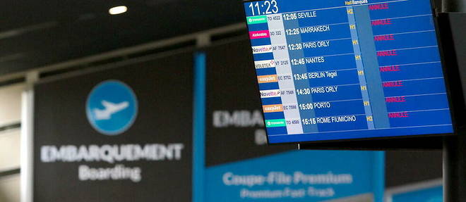 Un vol sur deux pourrait etre annule en France vendredi a la suite du preavis de greve des controleurs aeriens (image d'illustration).
