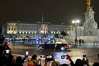 Royaume-Uni&nbsp;: le cercueil de la reine est arriv&eacute; &agrave; Buckingham palace