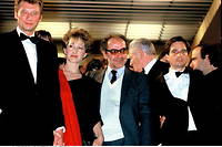 Johnny Hallyday, Nathalie Baye , Jean-Luc Godard et Jean-Pierre Léaud à Cannes pour le film  Détective .  
