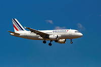 Air France a annoncé que les deux pilotes impliqués dans l'altercation sont arrêtés.
