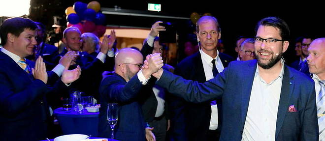 Jimmie Akesson savoure le succes de son parti, le Sverigedemokraterna, arrive en tete des partis de droite aux elections du 11 septembre 2022 en Suede.

