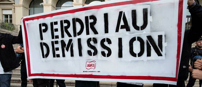 Le 14 septembre, les habitants de Saint-Etienne manifestent pour demander la demission du maire Gael Perdriau.
