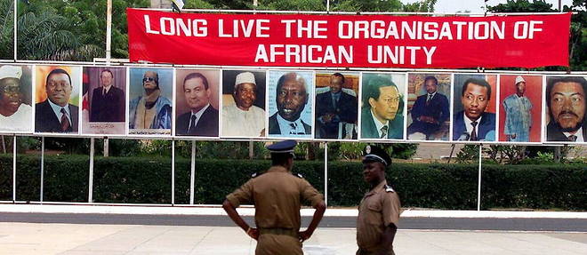 << L'Afrique s'unira ou elle perira >>, disait Kwame Nkrumah, premier presdident du Ghana independant. 
