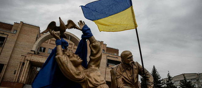 Plusieurs referendums d'annexion ont ete annonces, pour que certaines regions ukrainiennes rejoignent la Russie. Kiev a deja prevenu qu'ils contre-attaqueront.
