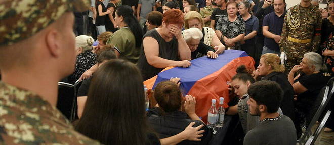 Plus de 200 soldats armeniens ont trouve la mort depuis le 13 septembre.
