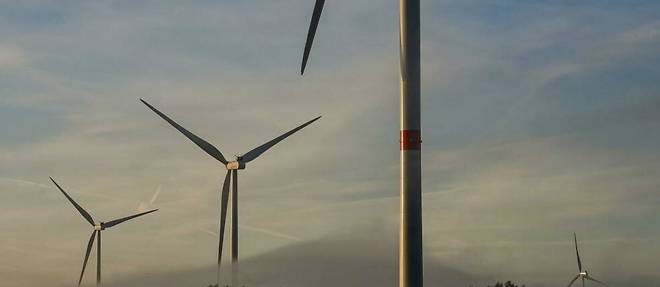 L'energie eolienne, en puisant sa force du vent, est  une energie renouvelable.
