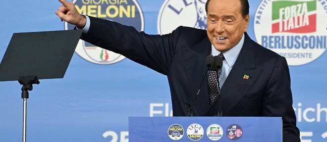 Pour Berlusconi, Poutine a ete "pousse" a envahir l'Ukraine