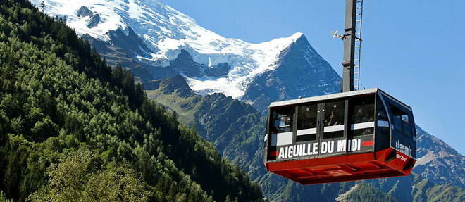 Le telepherique de l'Aiguille du Midi a reduit sa frequentation en cinq ans, assure le maire de Chamonix.
